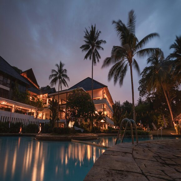 Luxurious Property Stays on a Budget: How to Do It?