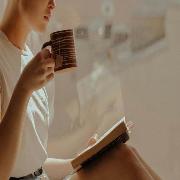 5 Essentials for a weekend at home: The cosy checklist